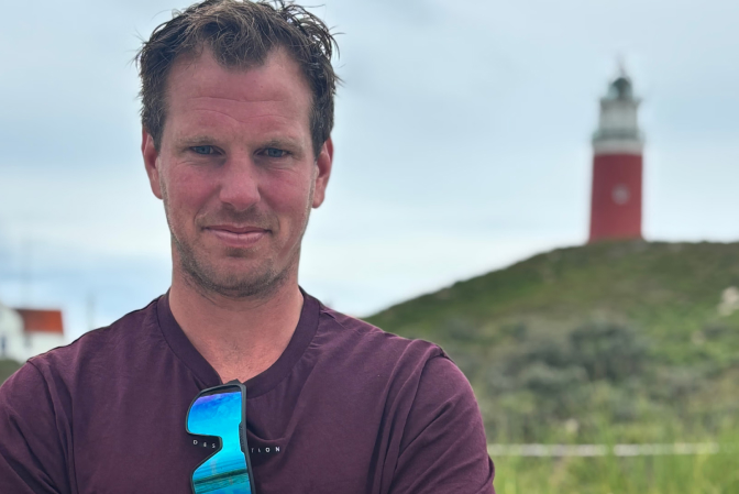 mike-daten-in-het-dorp-texel-nlziet